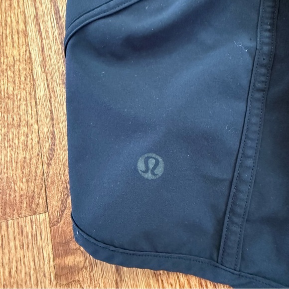 Lululemon Tracker Shorts in black size 12 - Picture 9 of 13
